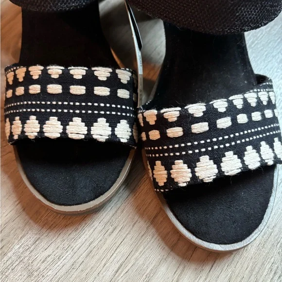 TOMS Majorca Cutout Sandals NWT - Picture 4 of 4